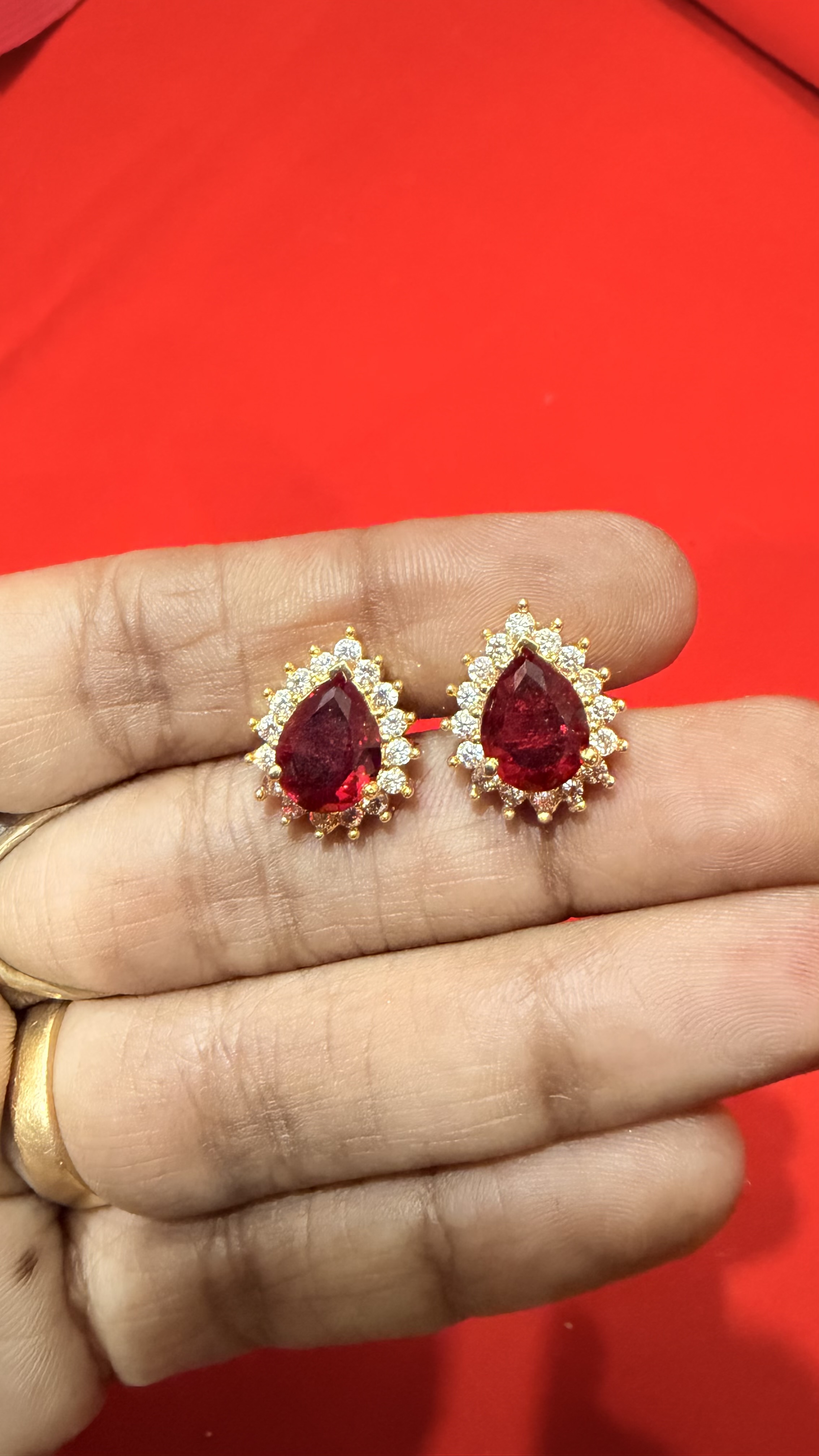 Daily use screwback earrings red stone